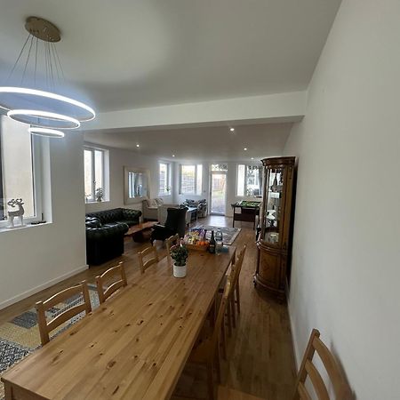 North London A Spacious 7 Bedroom House Accommodating Up To 18 People Complete With Own Gym And Table Tennis Extérieur photo