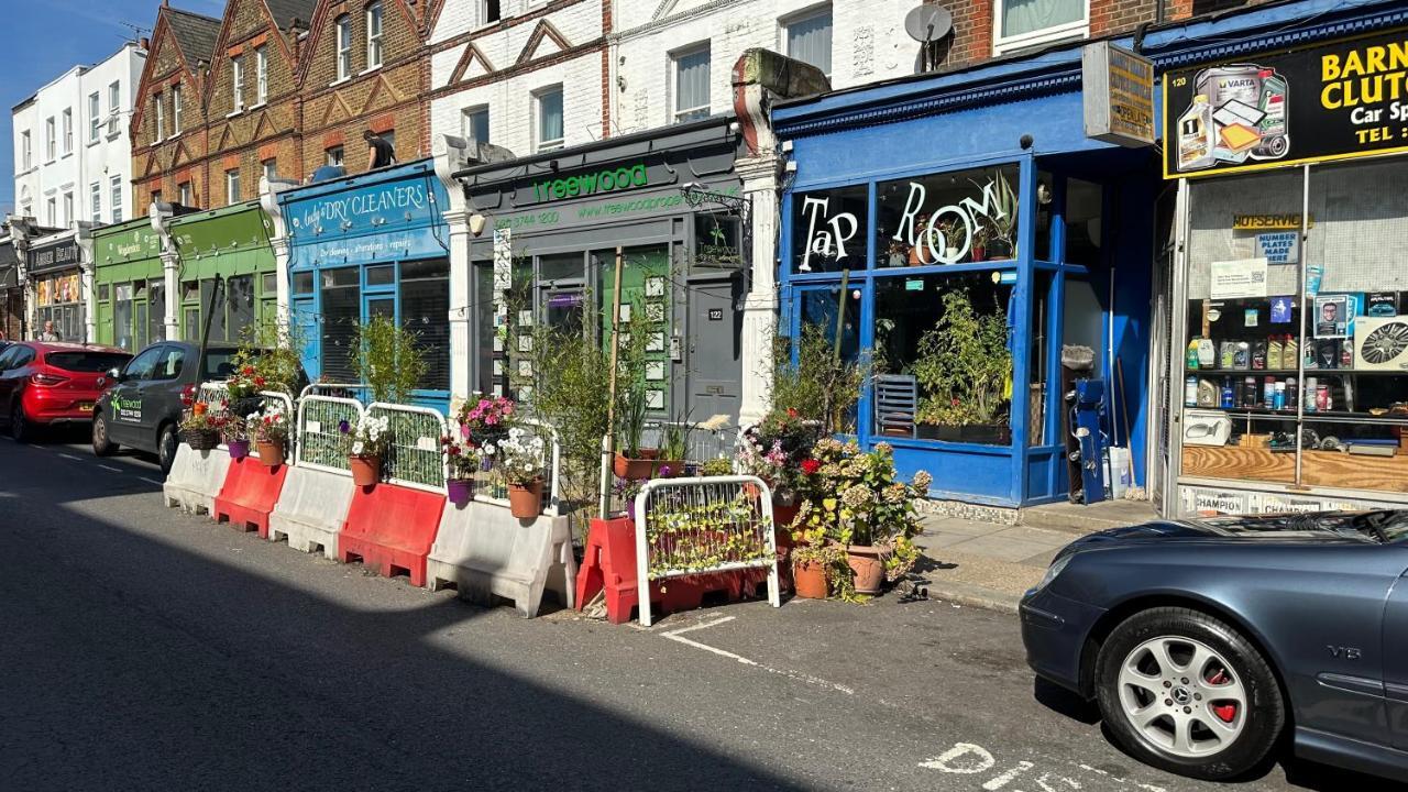 North London A Spacious 7 Bedroom House Accommodating Up To 18 People Complete With Own Gym And Table Tennis Extérieur photo