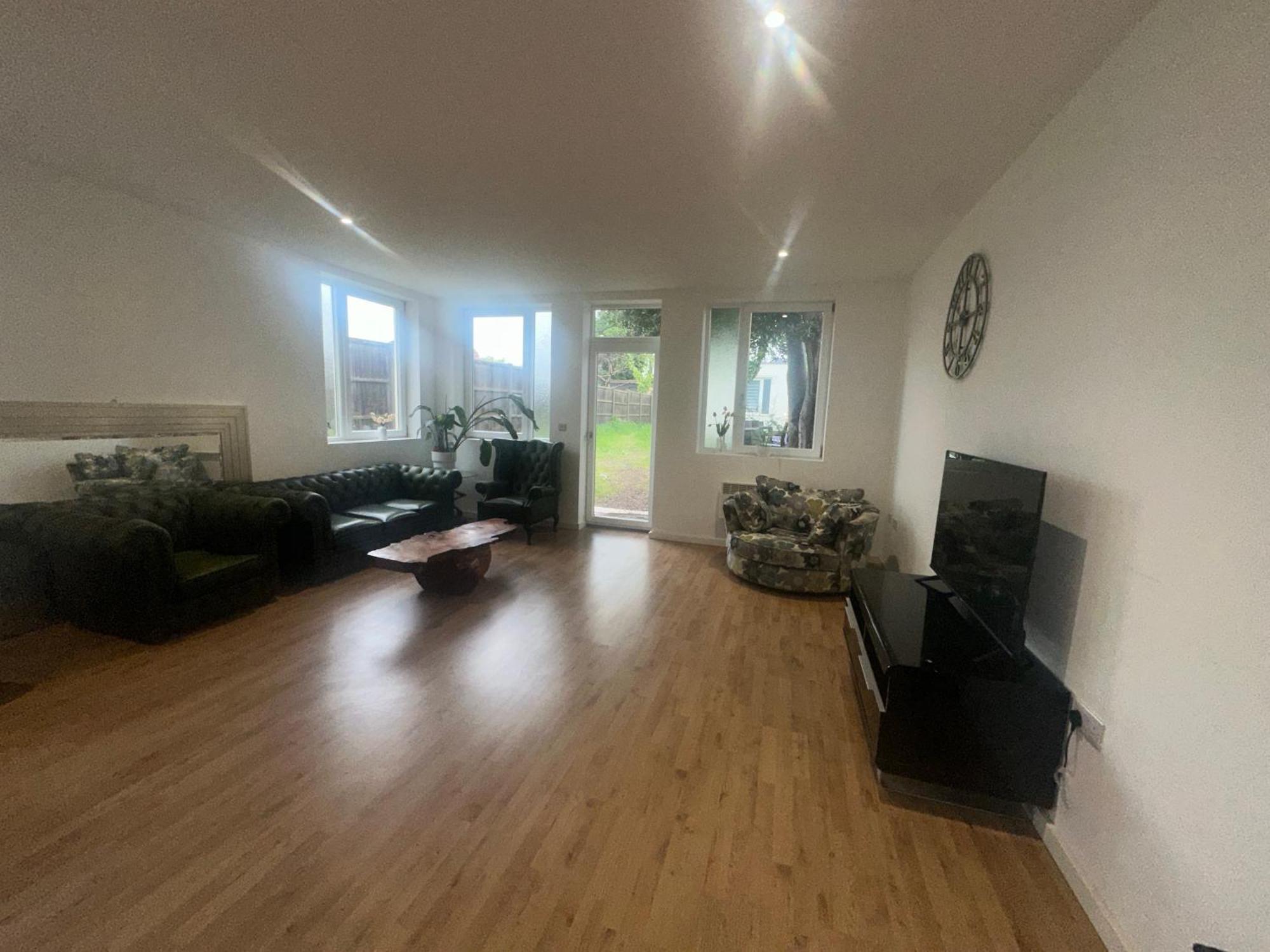 North London A Spacious 7 Bedroom House Accommodating Up To 18 People Complete With Own Gym And Table Tennis Extérieur photo