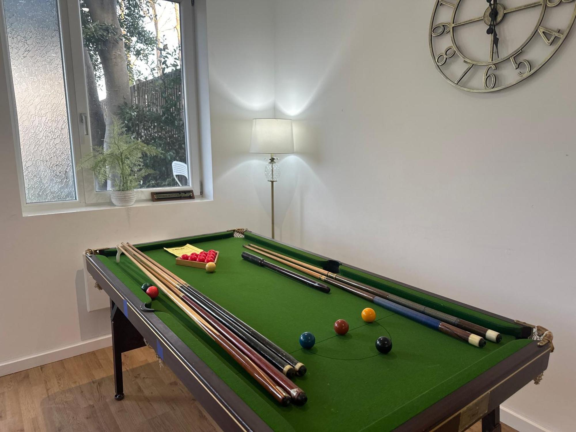 North London A Spacious 7 Bedroom House Accommodating Up To 18 People Complete With Own Gym And Table Tennis Extérieur photo